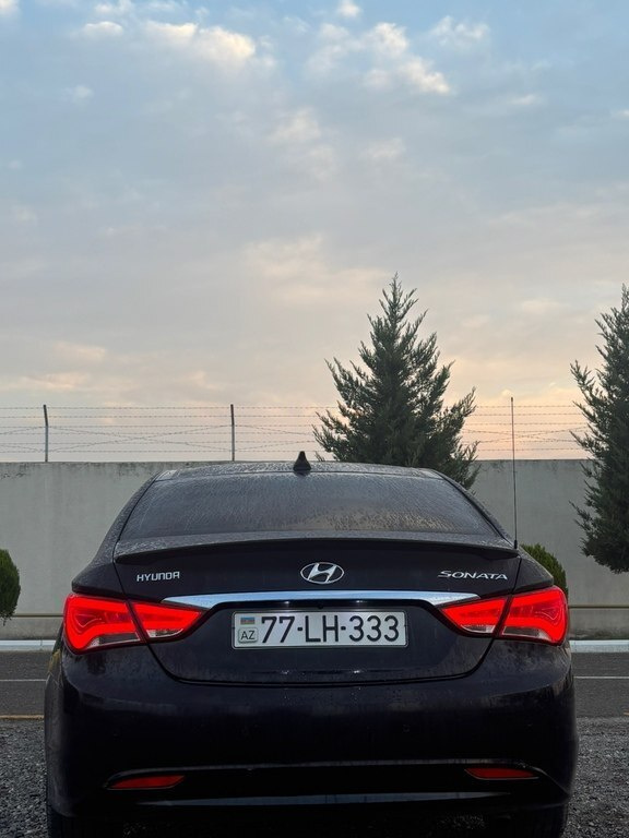 2011 Hyundai Sonata, 2.4L, 228000km - Image 14