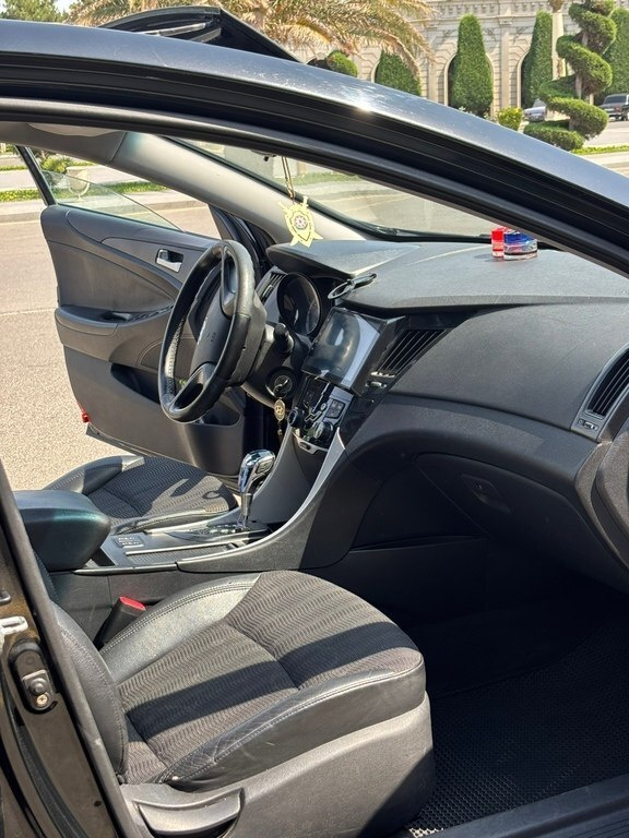 2011 Hyundai Sonata, 2.4L, 228000km - Image 10