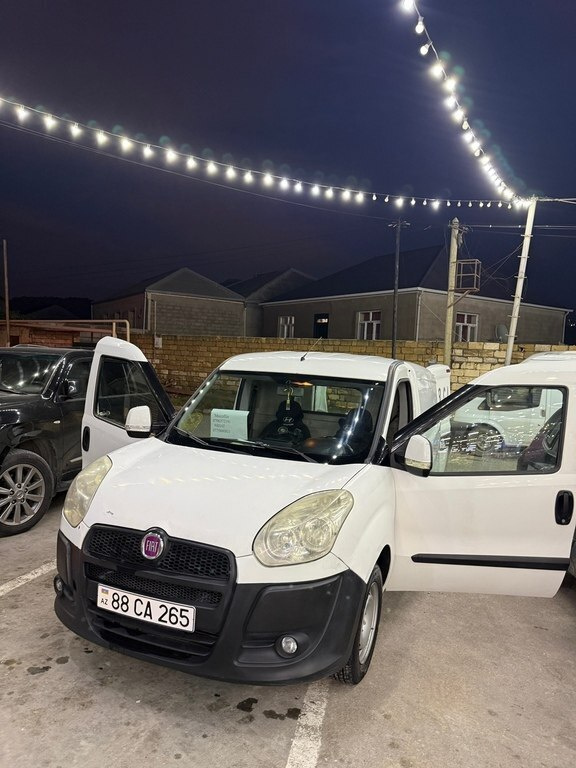 2010 Fiat Doblo, 1.3L, 387745km - Image 1