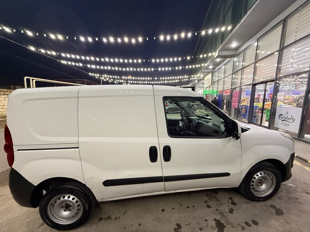2010 Fiat Doblo, 1.3L, 387745km - Image 5