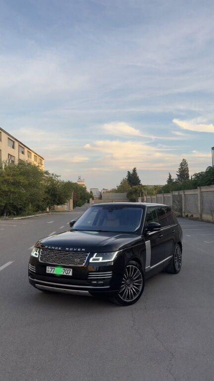 2017 Land Rover Range Rover, 3.0L, 125617km - Image 1