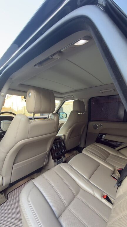 2017 Land Rover Range Rover, 3.0L, 125617km - Image 9