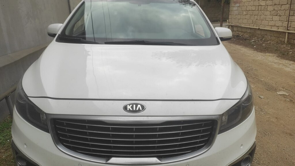 2017 Kia Carnival, 2.2L, 159000km - Image 2