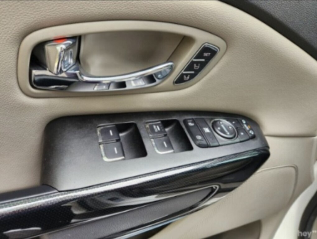 2017 Kia Carnival, 2.2L, 159000km - Image 11