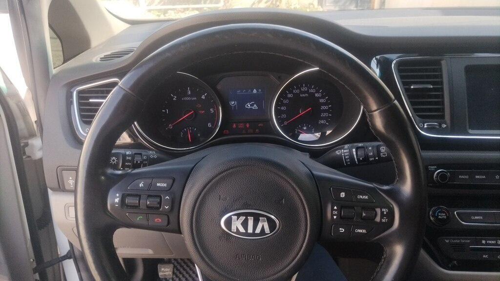 2017 Kia Carnival, 2.2L, 159000km - Image 12