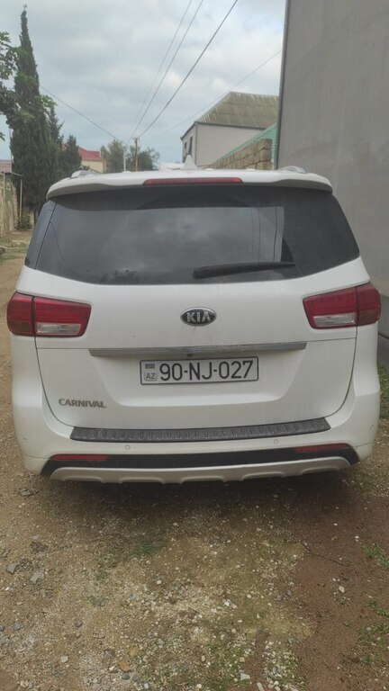 2017 Kia Carnival, 2.2L, 159000km - Image 4