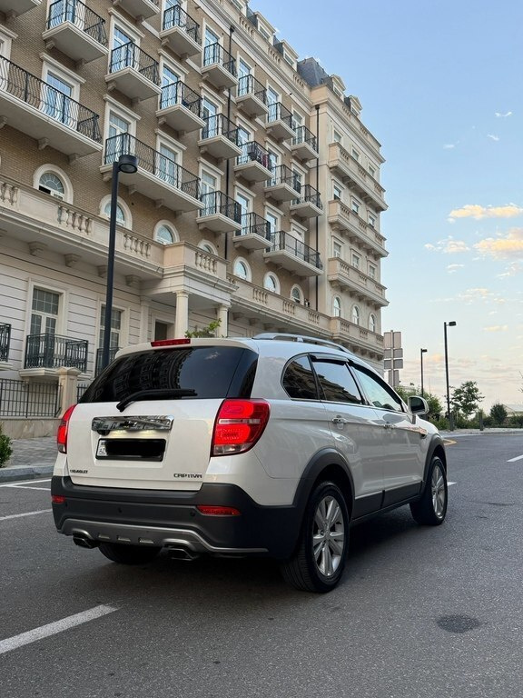 2016 Chevrolet Captiva, 2.4L, 139000km - Image 4