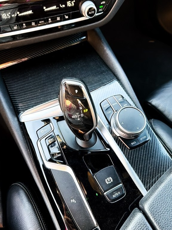 2017 BMW 530, 2.0L, 181000km - Image 13