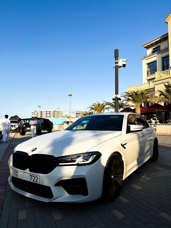 2017 BMW 530, 2.0L, 181000km - Image 3