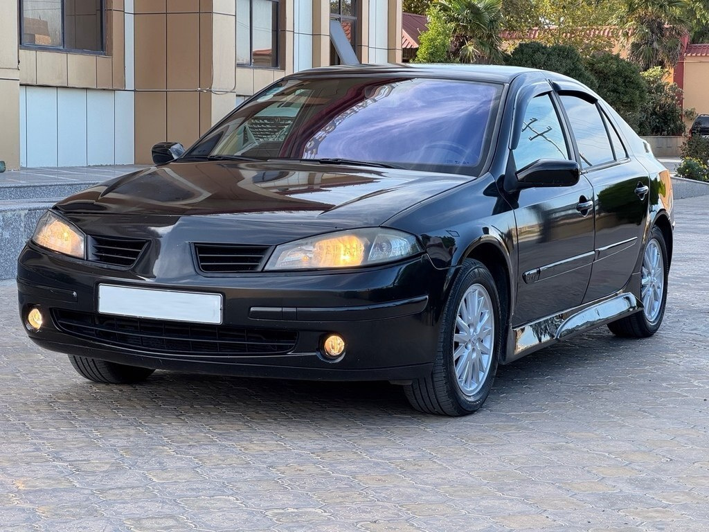 2007 Renault Laguna, 2.0L, 298200km - Image 2