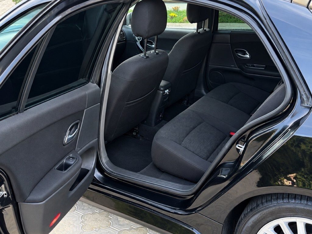 2007 Renault Laguna, 2.0L, 298200km - Image 11