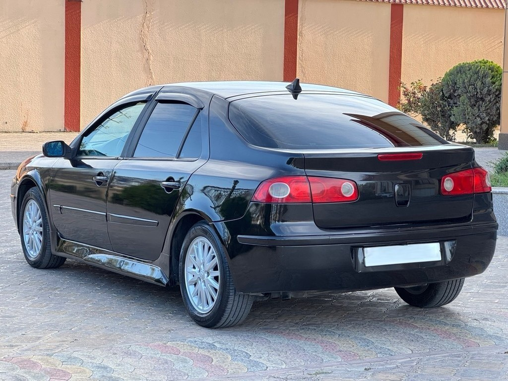 2007 Renault Laguna, 2.0L, 298200km - Image 4