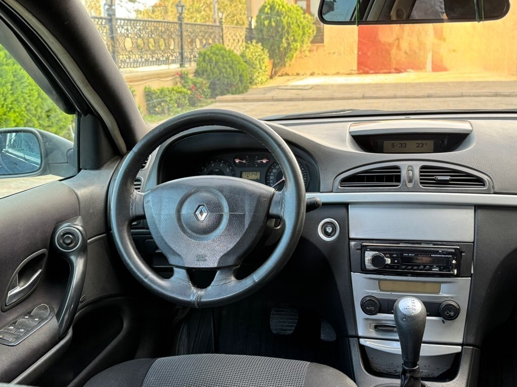 2007 Renault Laguna, 2.0L, 298200km - Image 9