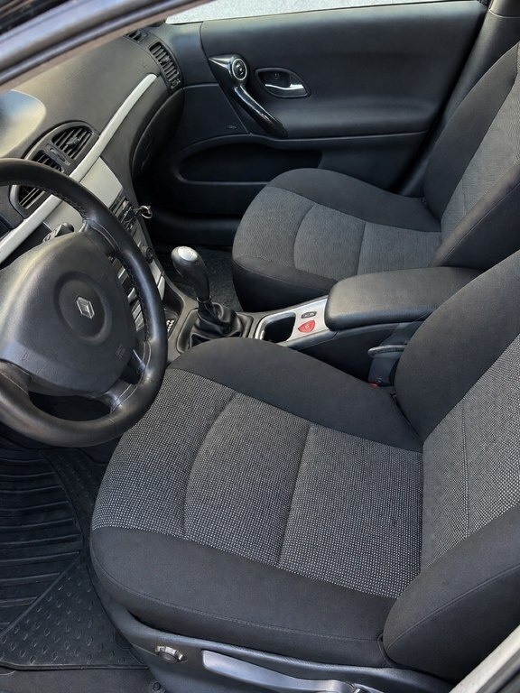 2007 Renault Laguna, 2.0L, 298200km - Image 10
