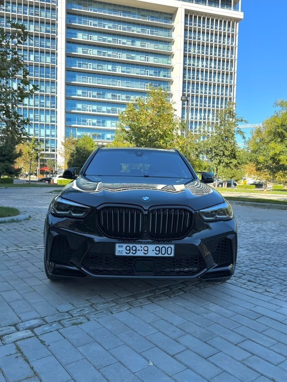 2020 BMW X5, 3.0L, 102000km - Image 2