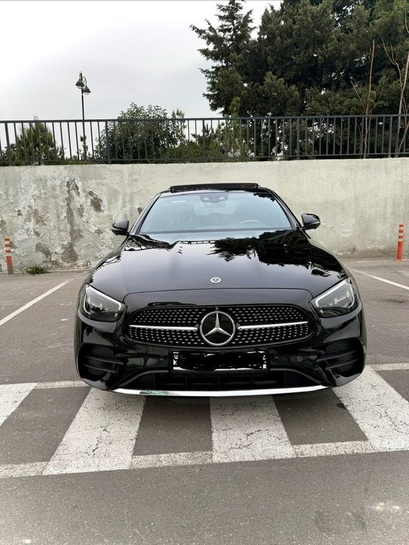 2022 Mercedes E 350, 2.0L, 91000km - Image 1
