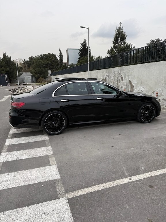 2022 Mercedes E 350, 2.0L, 91000km - Image 9