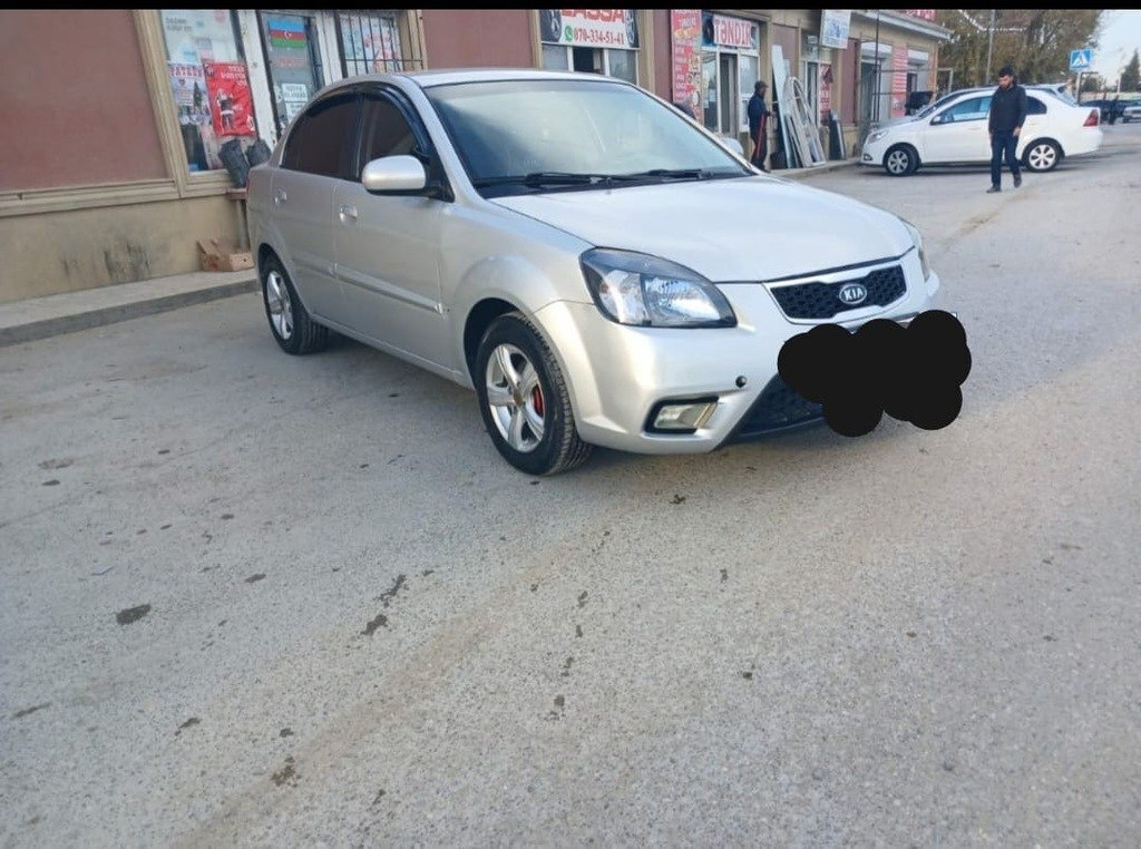 2011 Kia Rio, 1.4L, 280000km - Image 2
