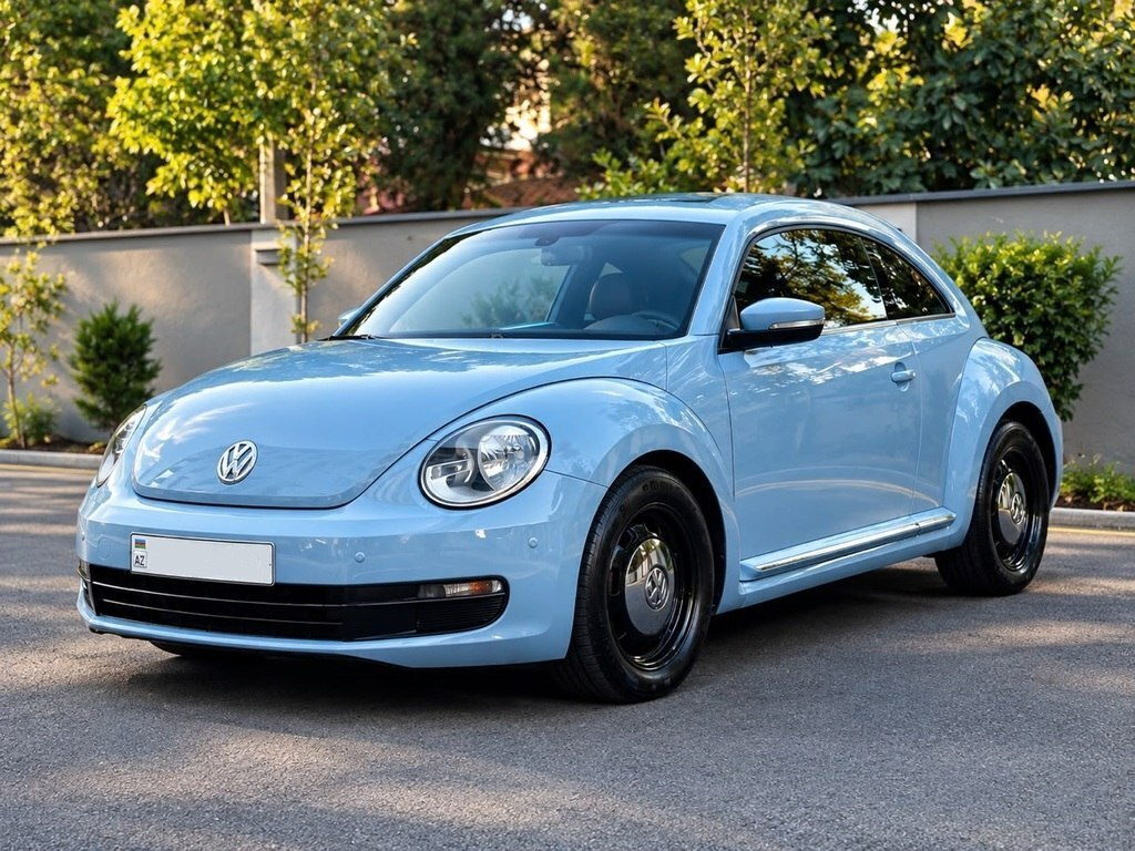 2013 Volkswagen Beetle, 2.5L, 97000km - Image 1