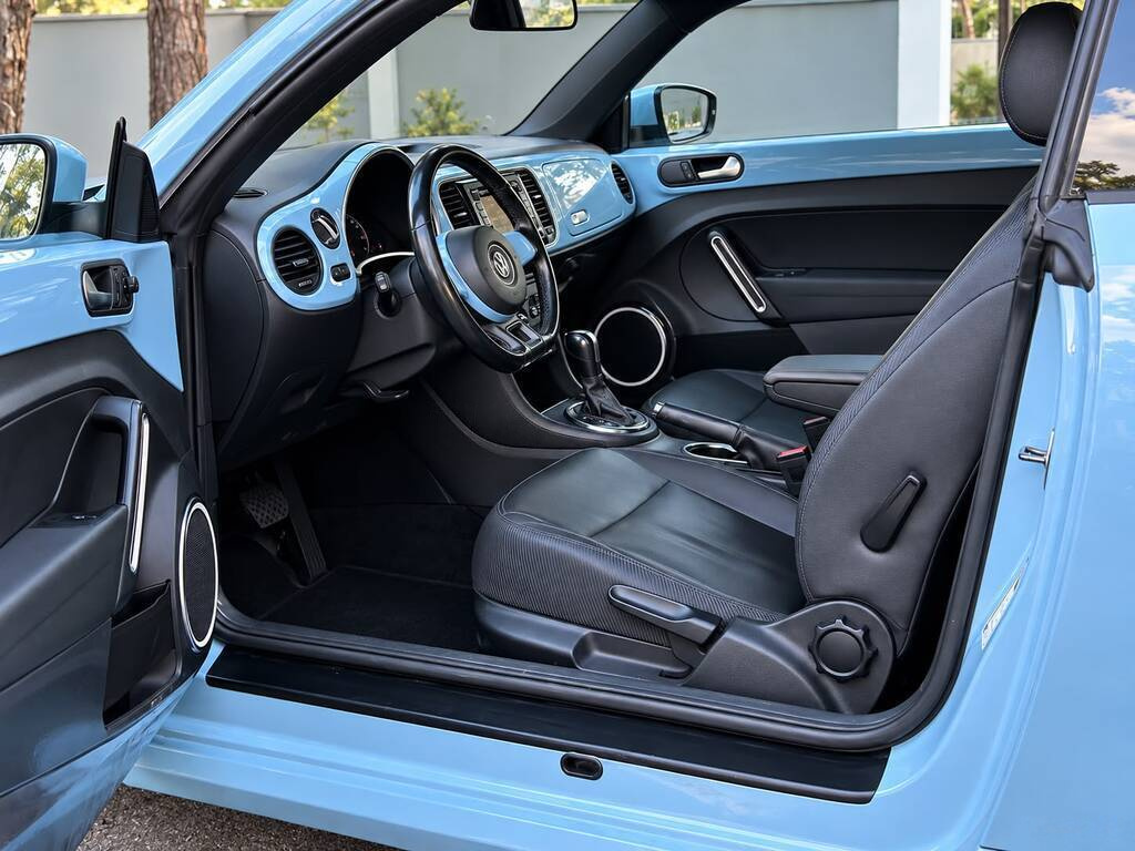 2013 Volkswagen Beetle, 2.5L, 97000km - Image 12