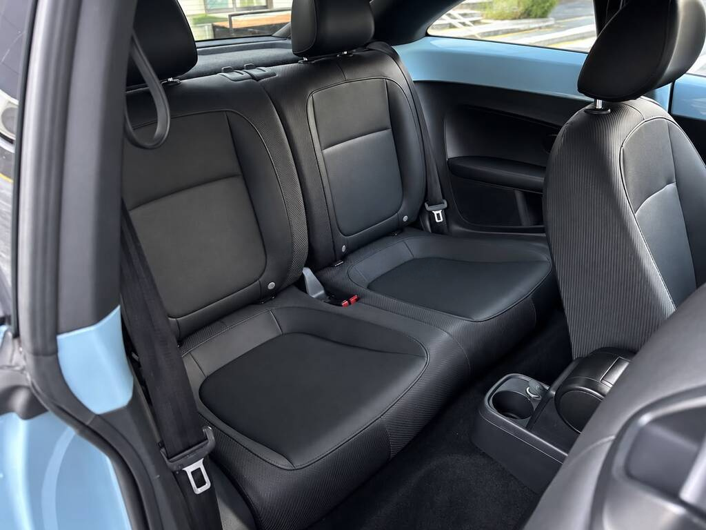 2013 Volkswagen Beetle, 2.5L, 97000km - Image 14