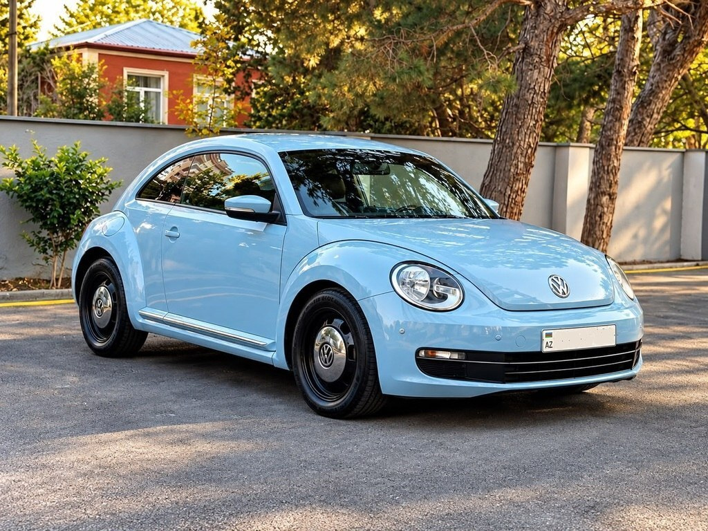 2013 Volkswagen Beetle, 2.5L, 97000km - Image 3