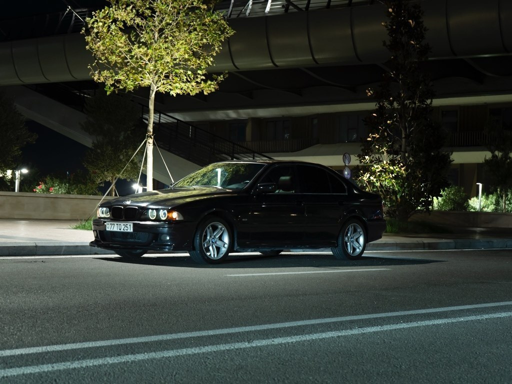 2000 BMW 528, 2.8L, 400000km - Image 3