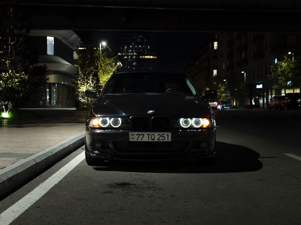 2000 BMW 528, 2.8L, 400000km - Image 5