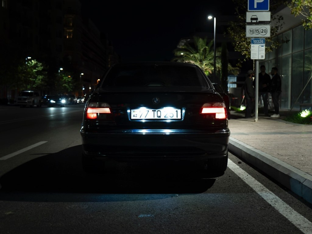 2000 BMW 528, 2.8L, 400000km - Image 10
