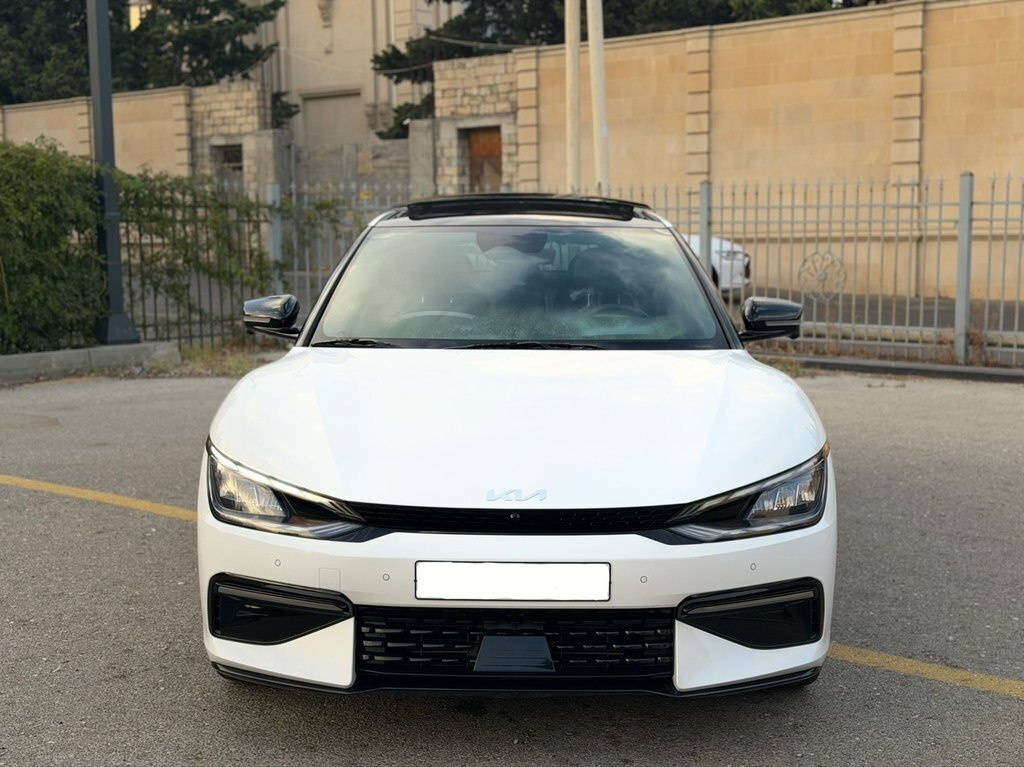 2024 Kia EV6, 0.0L, 6500km - Image 1
