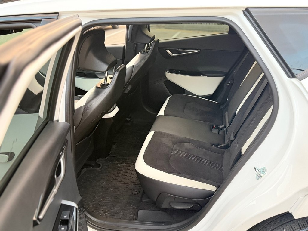 2024 Kia EV6, 0.0L, 6500km - Image 18