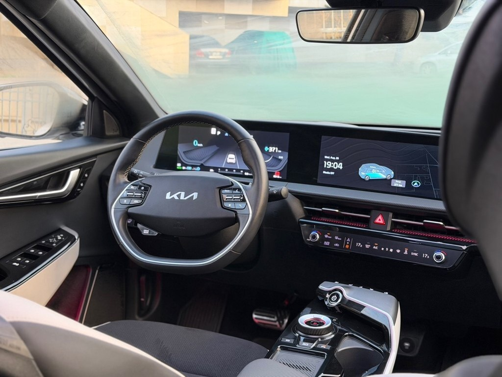 2024 Kia EV6, 0.0L, 6500km - Image 8