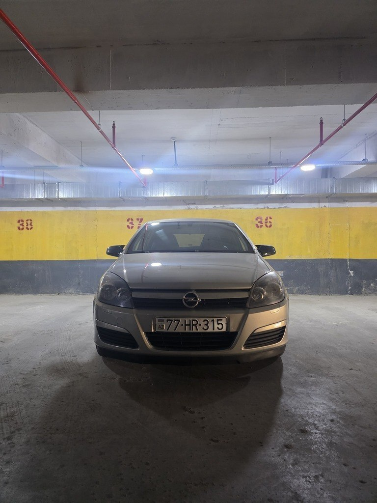 2005 Opel Astra, 1.4L, 288000km - Image 1