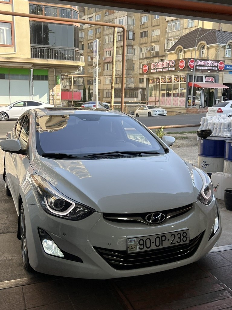 2014 Hyundai Elantra, 1.8L, 167424km - Image 1