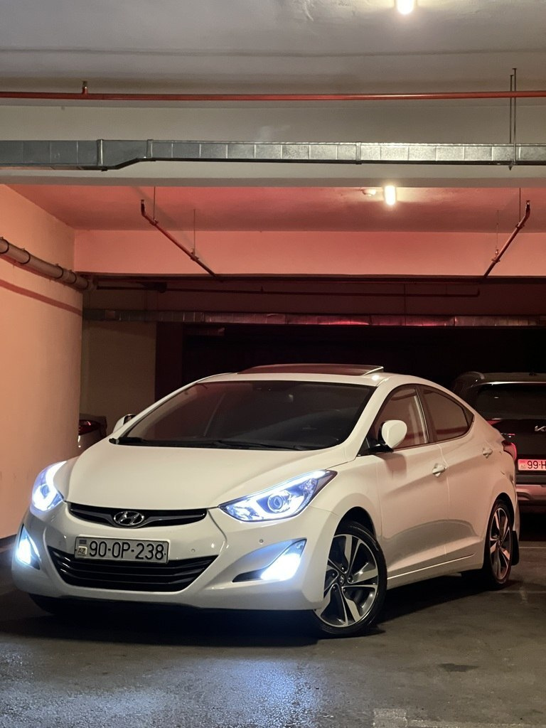 2014 Hyundai Elantra, 1.8L, 167424km - Image 2