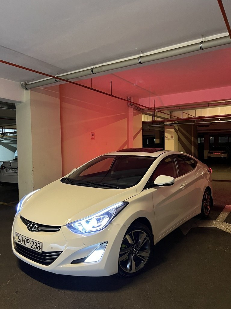2014 Hyundai Elantra, 1.8L, 167424km - Image 3