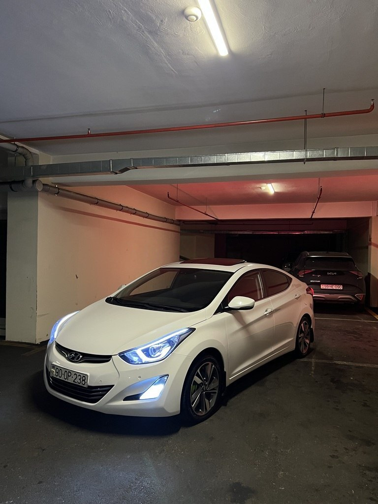2014 Hyundai Elantra, 1.8L, 167424km - Image 4