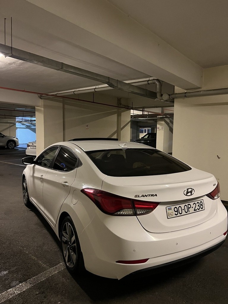 2014 Hyundai Elantra, 1.8L, 167424km - Image 5