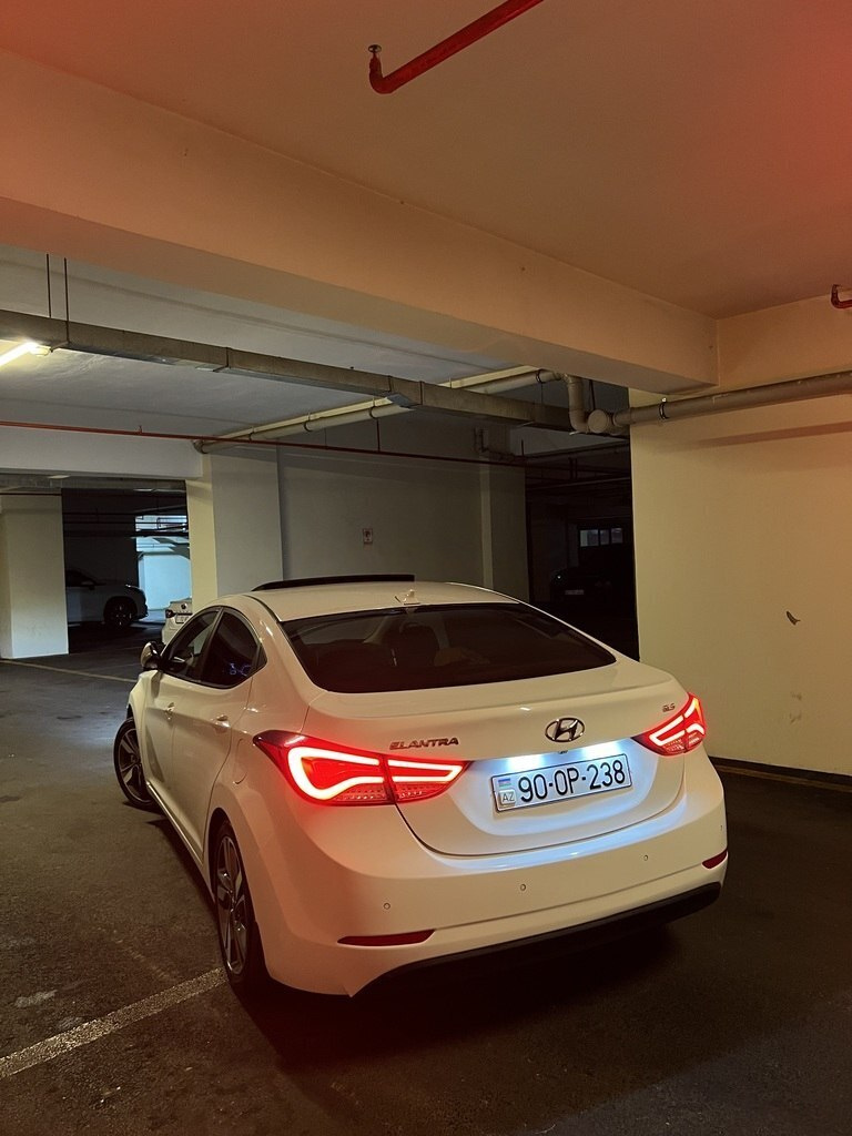 2014 Hyundai Elantra, 1.8L, 167424km - Image 8