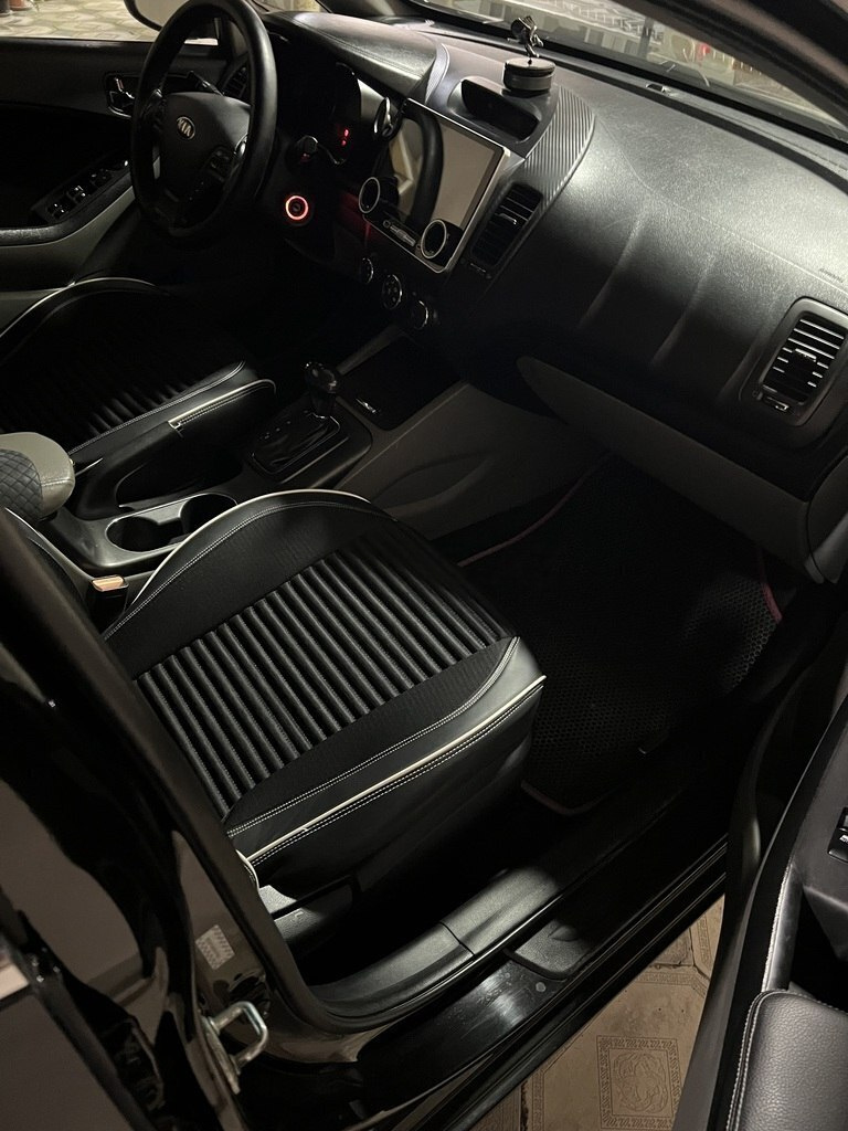 2014 Kia Forte, 2.0L, 273588km - Image 8