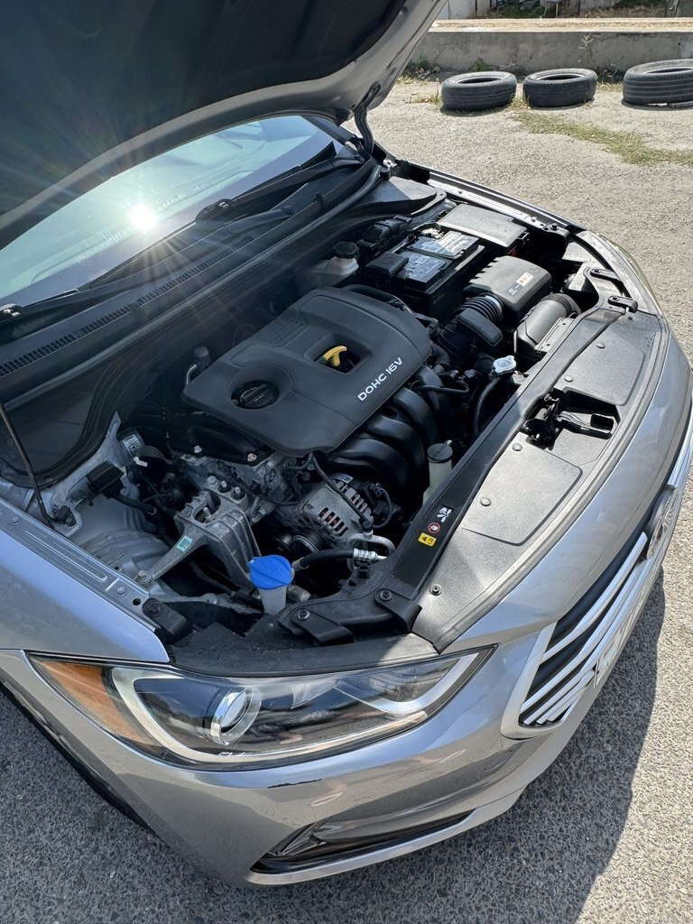 2017 Hyundai Elantra, 2.0L, 183465km - Image 7