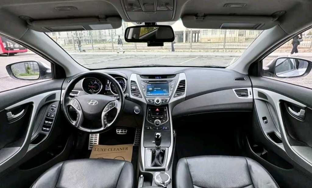 2015 Hyundai Avante, 1.6L, 260500km - Image 11
