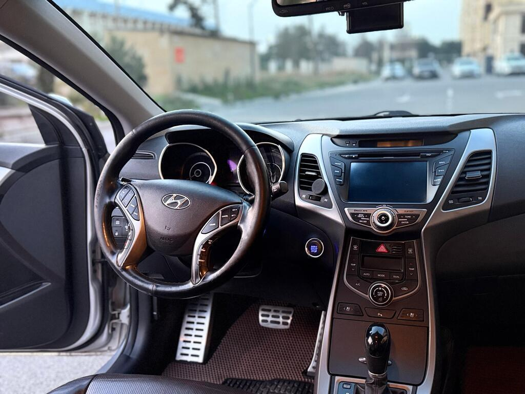 2015 Hyundai Avante, 1.6L, 260500km - Image 14