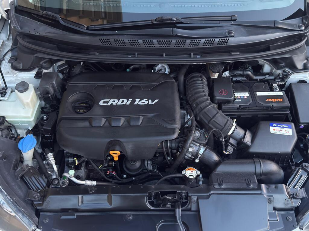 2015 Hyundai Avante, 1.6L, 260500km - Image 17