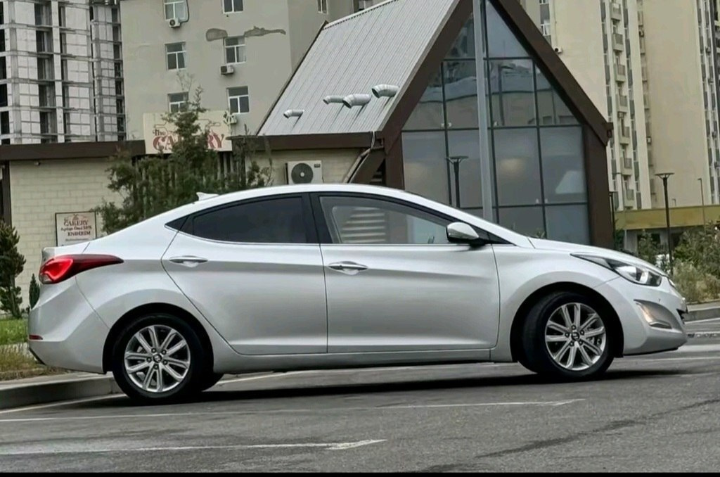 2015 Hyundai Avante, 1.6L, 260500km - Image 9