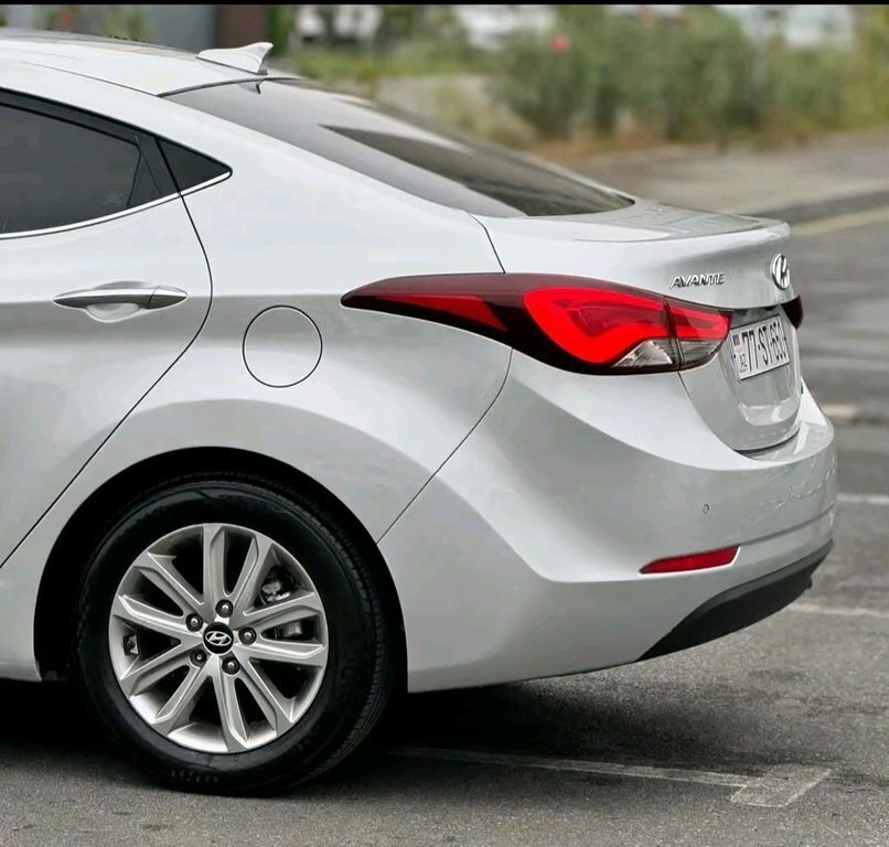 2015 Hyundai Avante, 1.6L, 260500km - Image 10