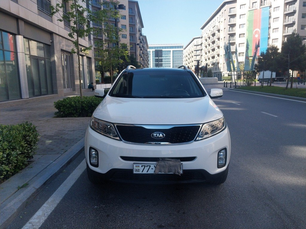 2013 Kia Sorento, 2.0L, 185000km - Image 1