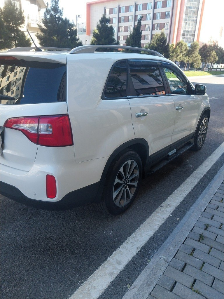 2013 Kia Sorento, 2.0L, 185000km - Image 9