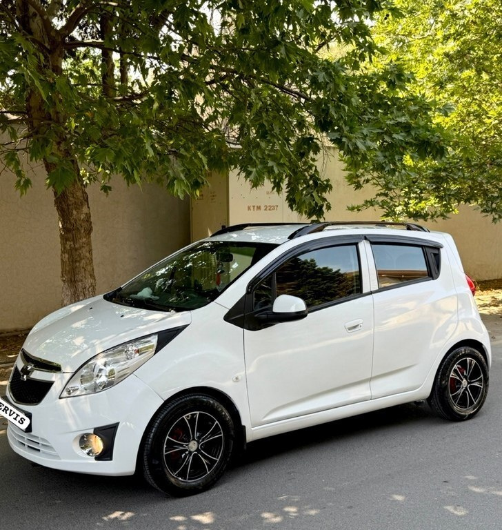 2013 Chevrolet Spark, 1.0L, 104000km - Image 2