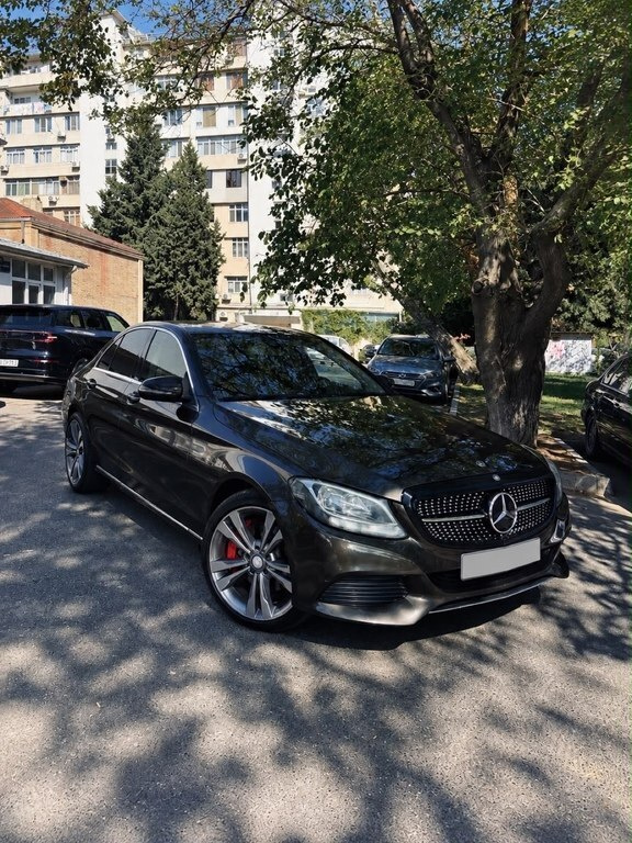 2014 Mercedes C 300, 2.0L, 226000km - Image 1